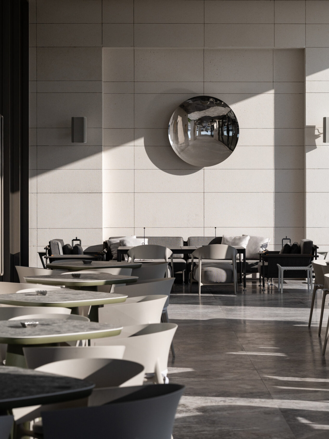 Each morning begins with an indulgent chef-assisted breakfast buffet, thoughtfully designed to awaken your senses.