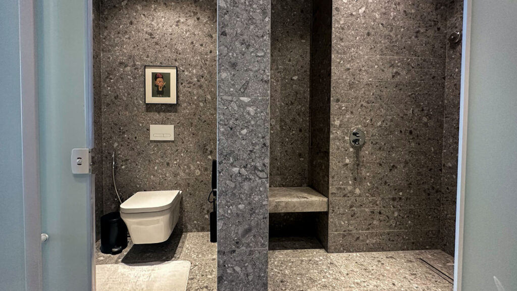 Deluxe & Signature Room Bathroom Shower