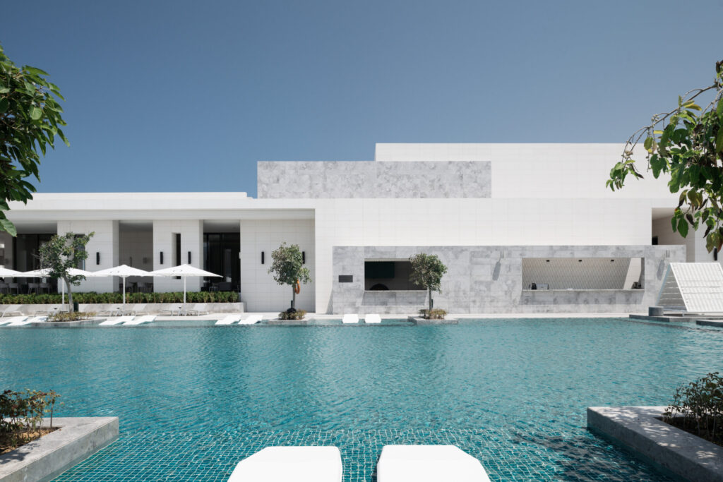 Gastronomic Excellence: Indulge in a culinary journey through our seven food and beverage outlets.